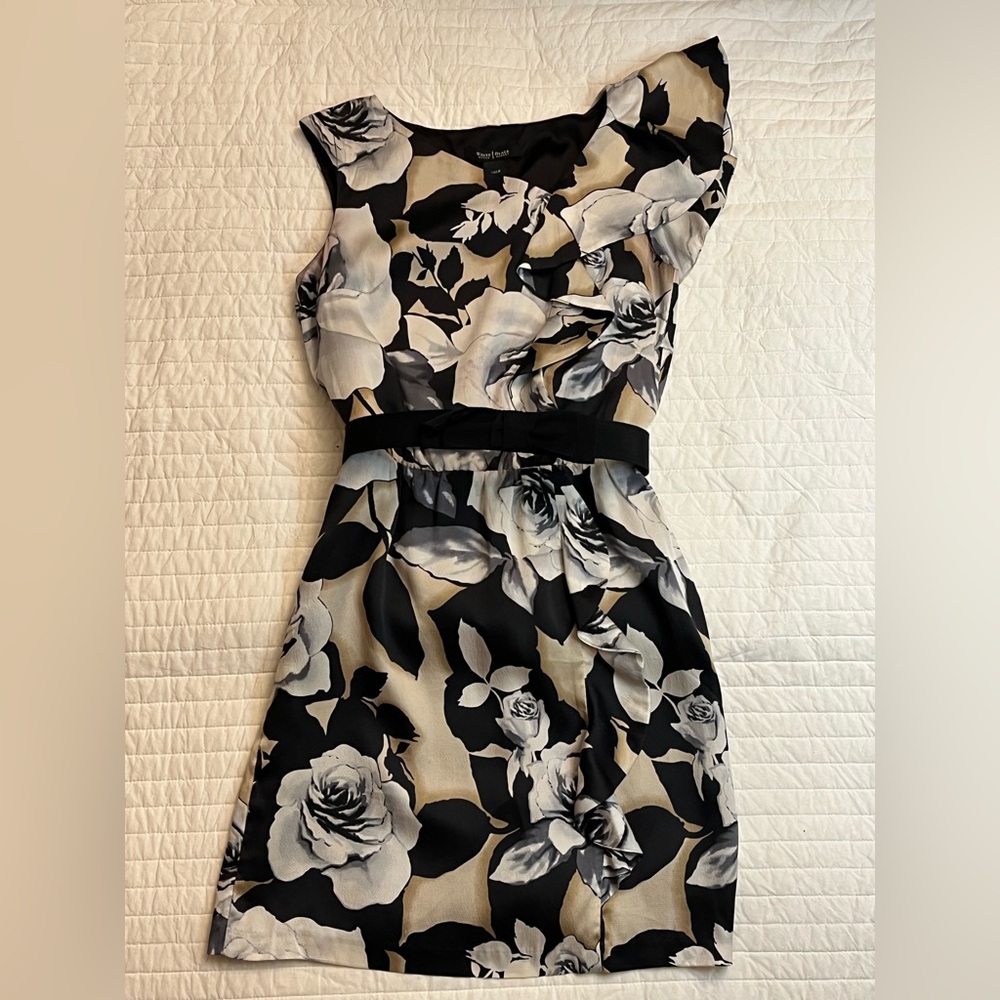 White House Black Market Champagne and Black floral cocktail dress